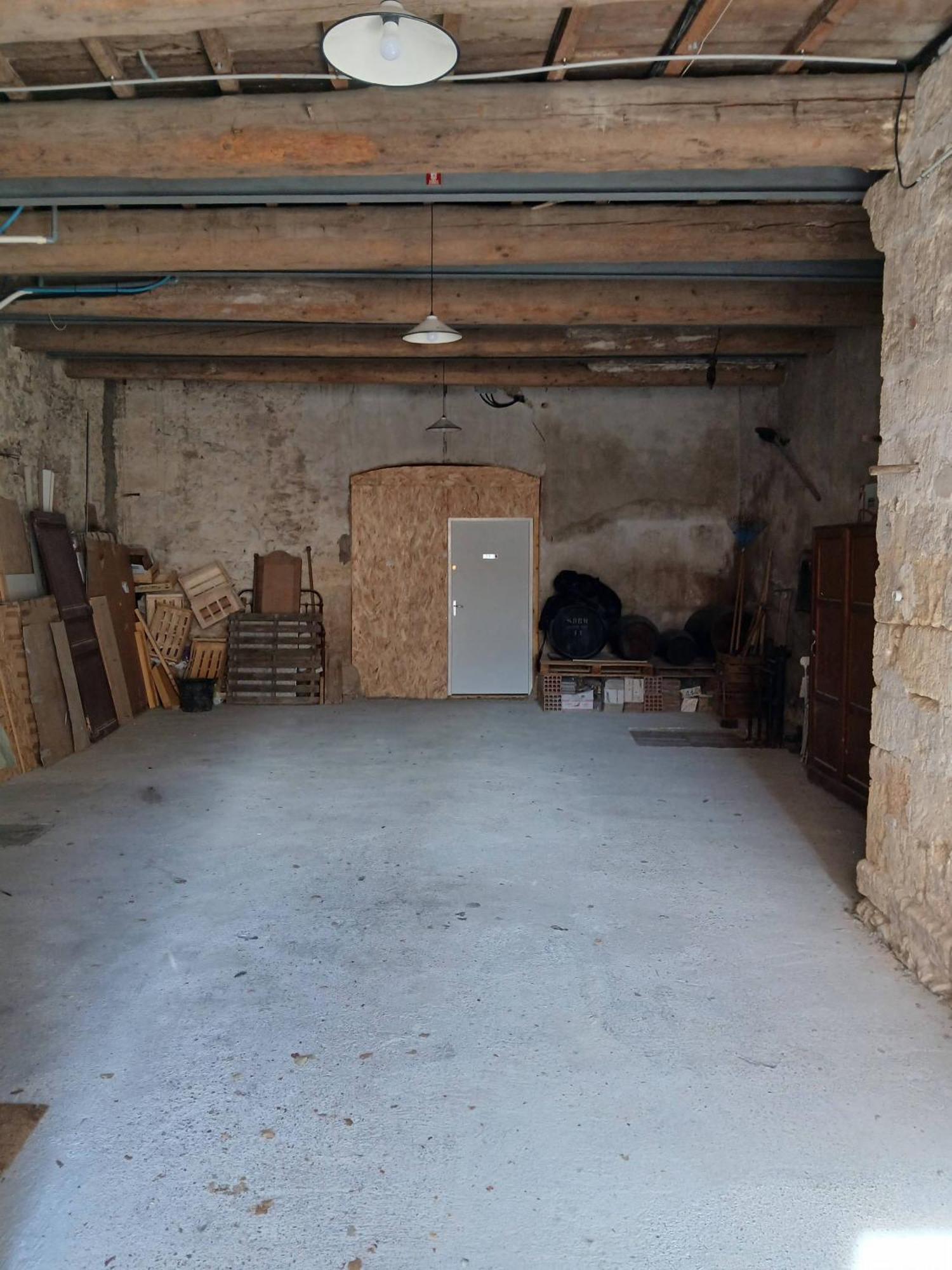 Maison Vigneronne 8p / Jardin / Parking